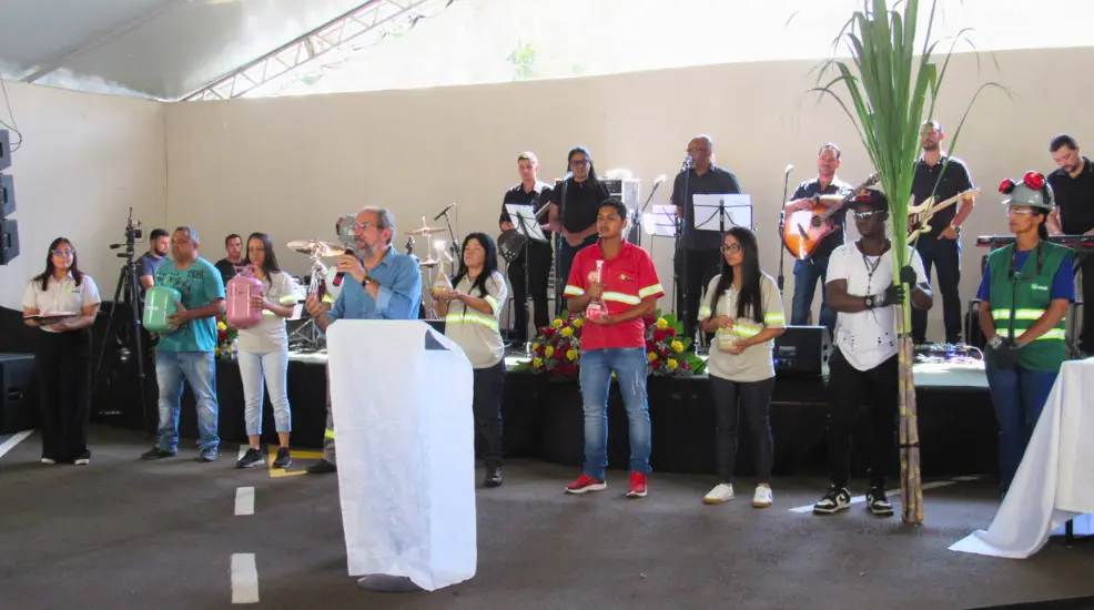 Cocal reúne colaboradores e familiares para celebração religiosa de encerramento do ano